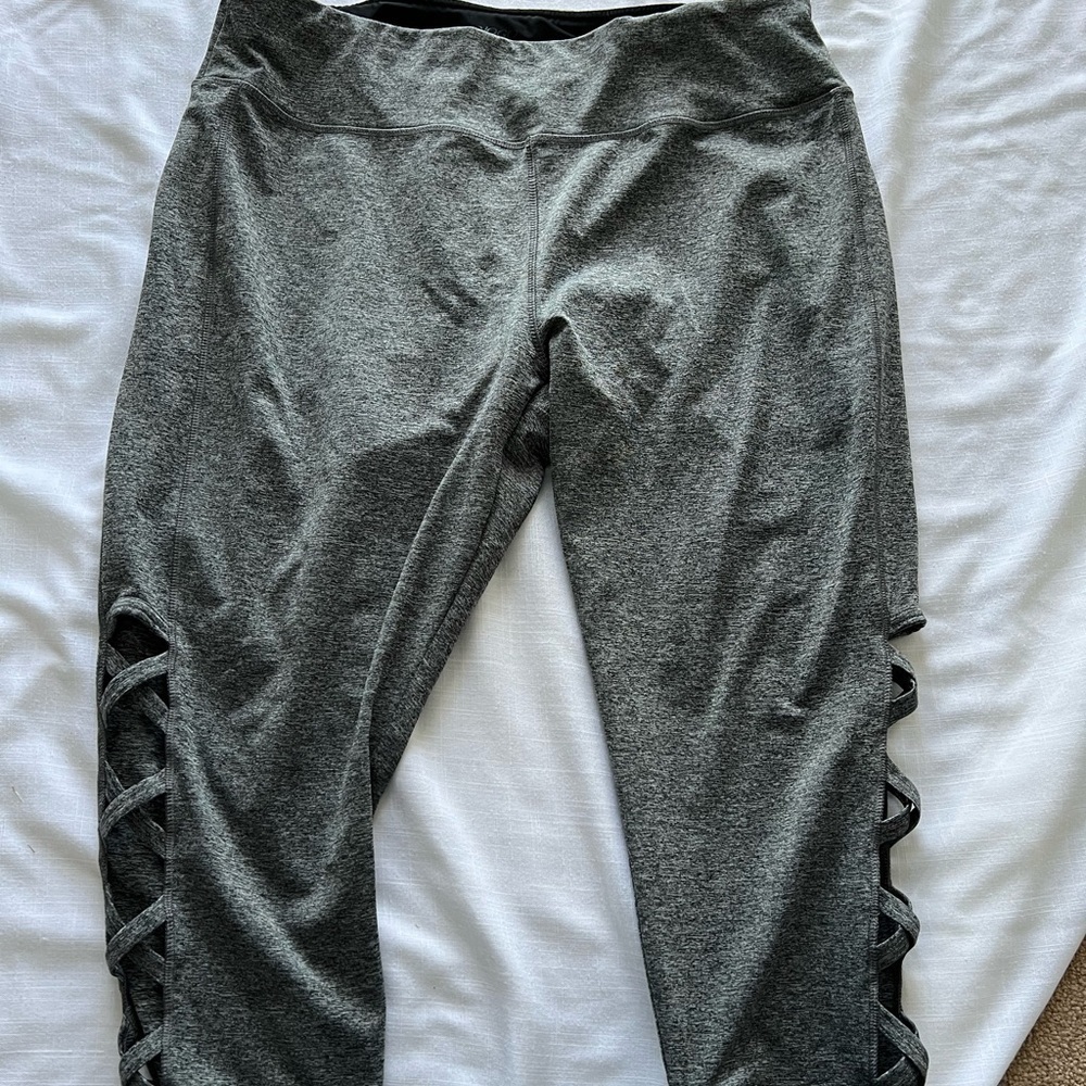 VOGO Athletics Yoga Capri Legging Size 2X
